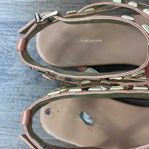 BCBGeneration Women’s Tan Gladiator Sandals with Gold Studs, size 8.5 - Picture 4 of 7